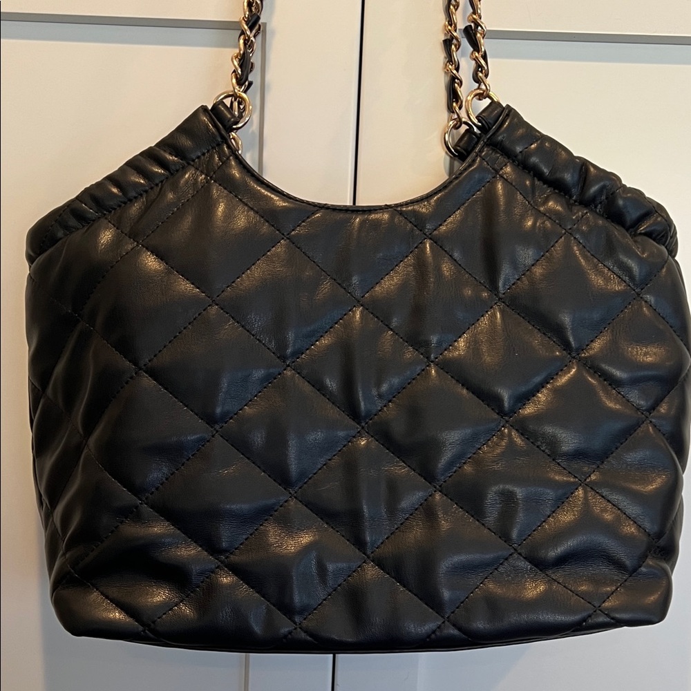 GUSSACI Italian Black Quilted Chain Tote - Excellent Like New Condition